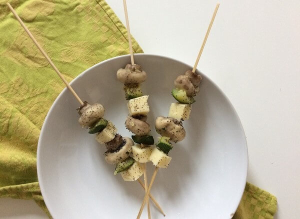 Recette brochettes Cantal courgette champignons