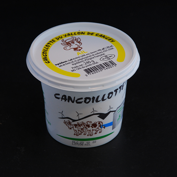 Cancoillotte à l'ail : fromage à pâte filée au lait écrémé de vache