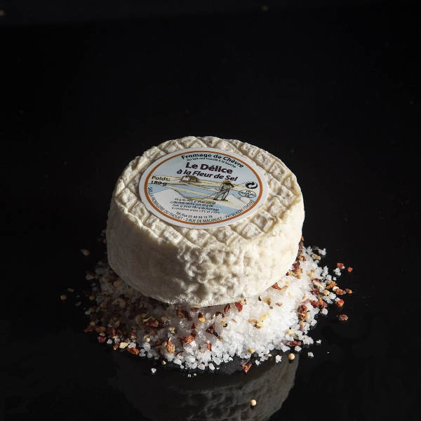 Delice à la fleur de Sel : fromage de chèvre à croûte naturelle