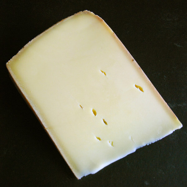 Gruyère Francais : Fromage au lait cru de Vache à pâte pressée cuite
