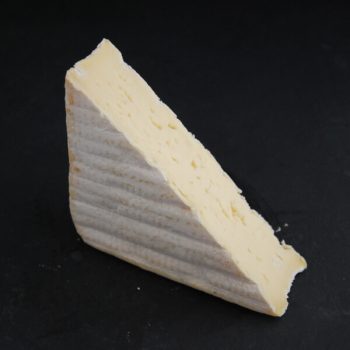 Pont l’évêque : Fromage à croute lavée à base de lait cru de vache