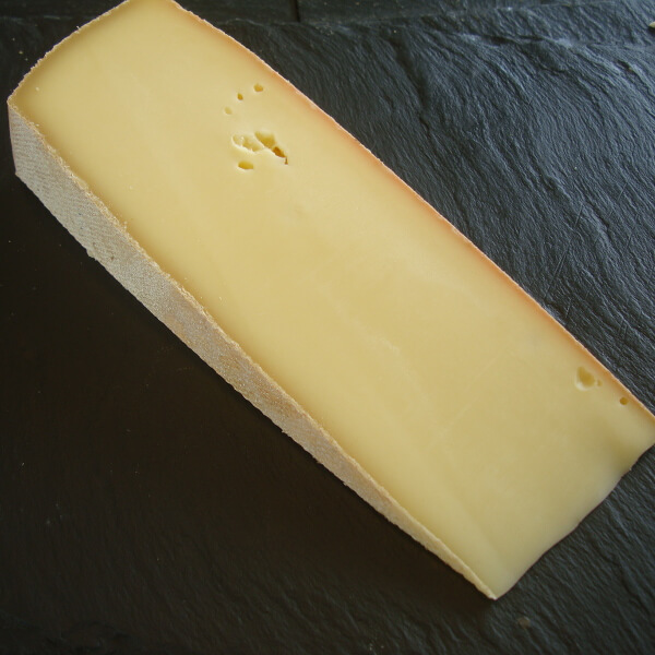 Raclette du Jura : fromage au lait cru à pâte pressée non cuite