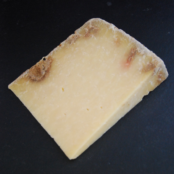 Salers AOP : fromage à pâte pressée non cuite