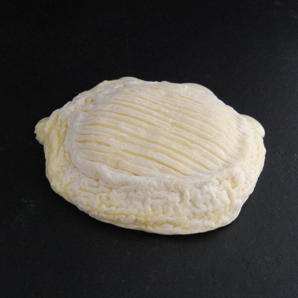 St Félicien : Fromage à croûte naturelle à base de lait de vache