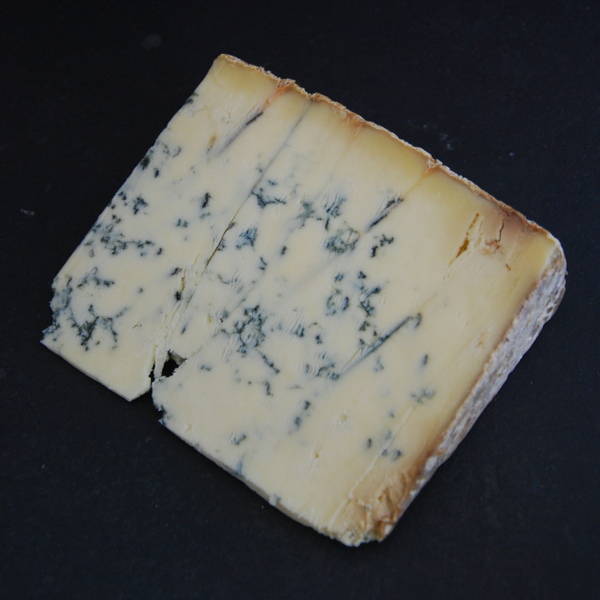 Stilton : Fromage persillé à base de lait pasteurisé de Vache