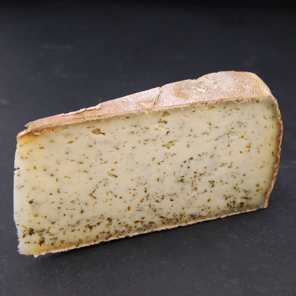 Tomme Ail des Ours : Fromage à pâte pressée cuite