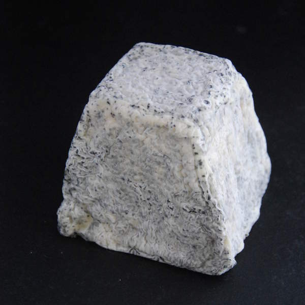 Valençay AOP : fromage au lait cru de chèvre