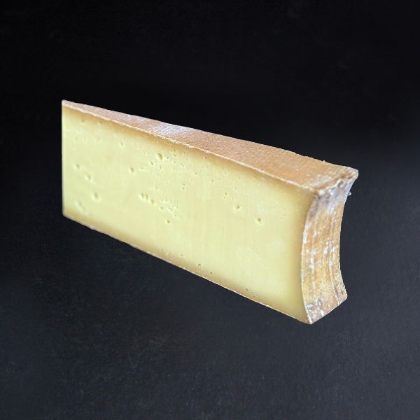 Abondance : fromage au lait cru de vache à pâte pressée