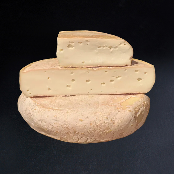Le Crémeux de Tarentaise est un fromage savoyard fabriqué à partir de lait cru entier de vache.