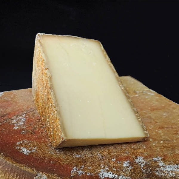 Fribourg : Fromage à base de lait cru de Vache, à pâte pressée cuite