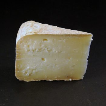 tomme de chèvre : fromage au lait cru de chèvre