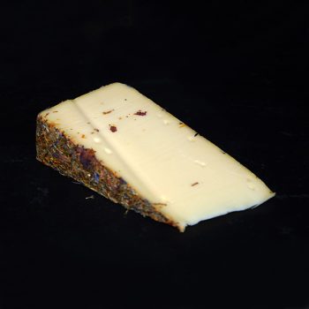 La Tomme aux Fleurs ou Tomme Fleurie est un fromage au lait de vache thermisé à pâte pressée non cuite.