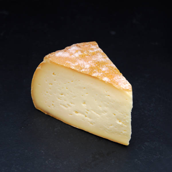Tomme de Tauves : Fromage à base de lait cru de Vache, à pâte pressée non cuite